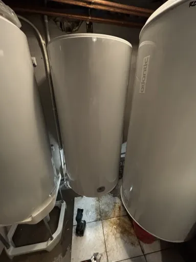 Intervention d'urgence pour un ballon d'eau chaude à Cagnes-sur-Mer, Cagnes-sur-Mer, Les Plombiers d'Azur