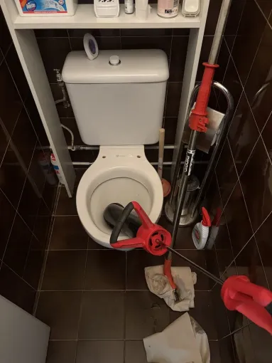 Les Plombiers d'Azur : votre solution pour toilettes bouchées à Saint-Laurent-du-Var, Cagnes-sur-Mer, Les Plombiers d'Azur