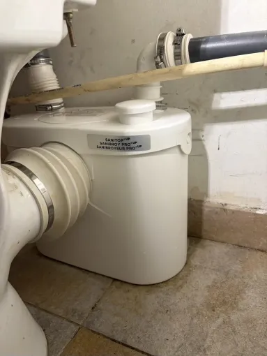 Intervention réussie pour un changement de Sanibroyeur à Villeneuve-Loubet, Cagnes-sur-Mer, Les Plombiers d'Azur