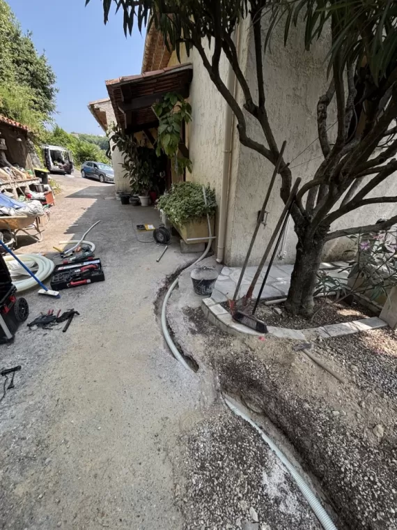 Création d’une nouvelle alimentation d’eau après détection de fuite à Cagnes-sur-Mer, Cagnes-sur-Mer, Les Plombiers d'Azur