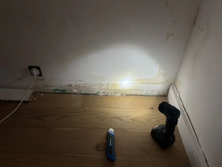 Attention aux infiltrations d'eau derrière votre douche, Cagnes-sur-Mer, Les Plombiers d'Azur