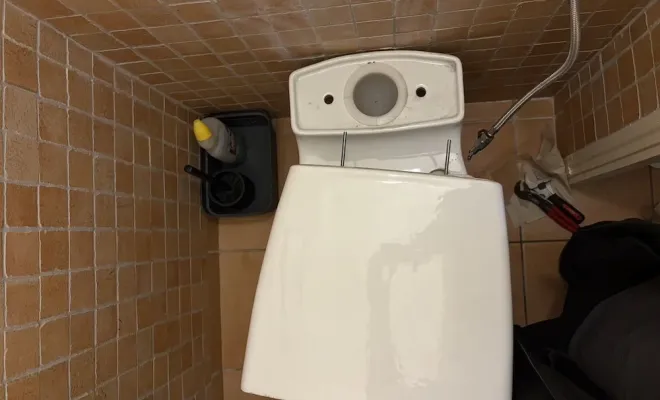 Changement de mécanisme de WC à la Colle-sur-loup, Cagnes-sur-Mer, Les Plombiers d'Azur