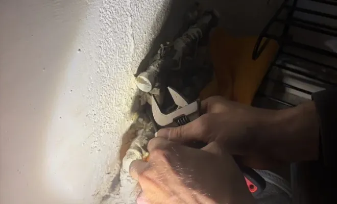 Intervention à Vence pour une fuite dans le faux plafond, Cagnes-sur-Mer, Les Plombiers d'Azur